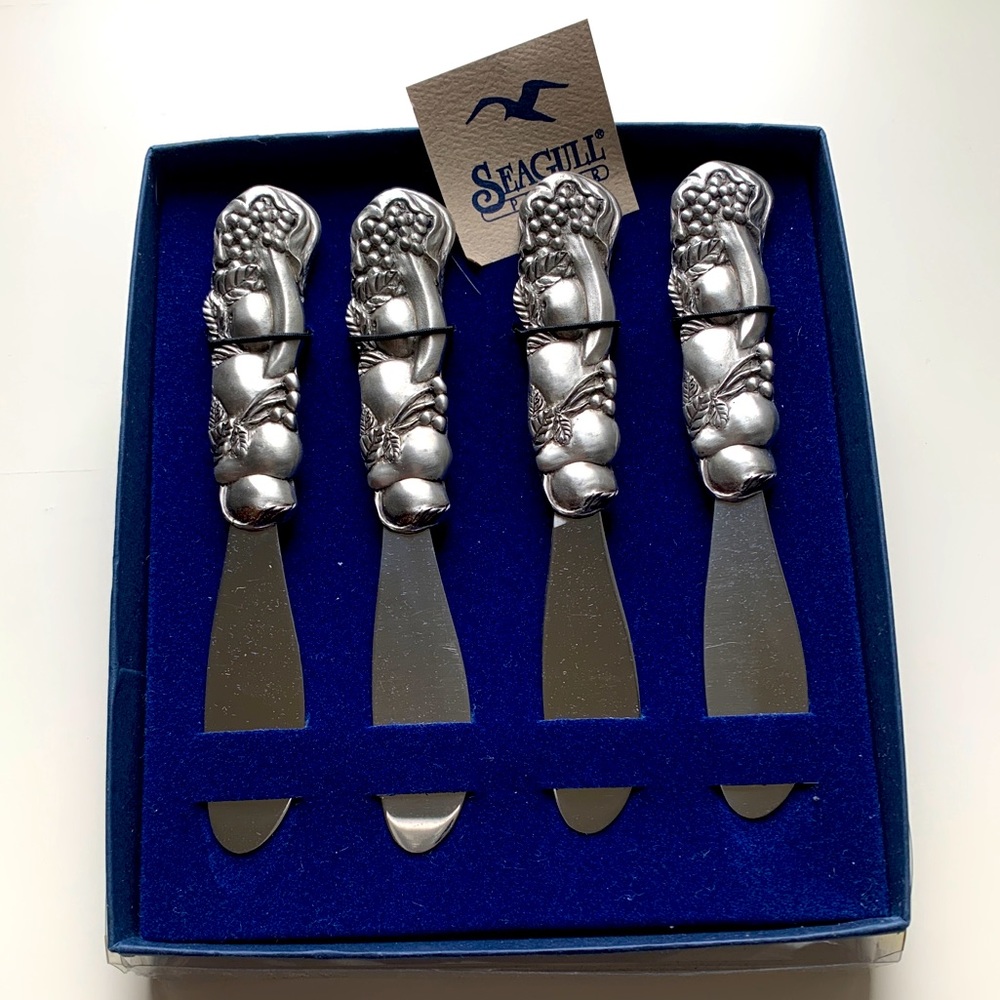 Vintage seagull pewter spreaders, 4pc set NEW